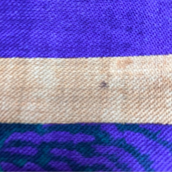 VTG LINDA ALLARD ELLEN TRACY Green Purple Gold Duck Scarf  Wrap 50” Square - Picture 6 of 7